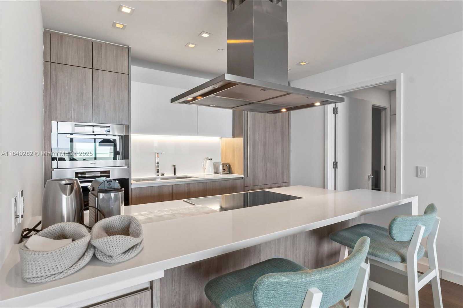 Small Image of 360 OCEAN DR #704S, Key Biscayne Number 12