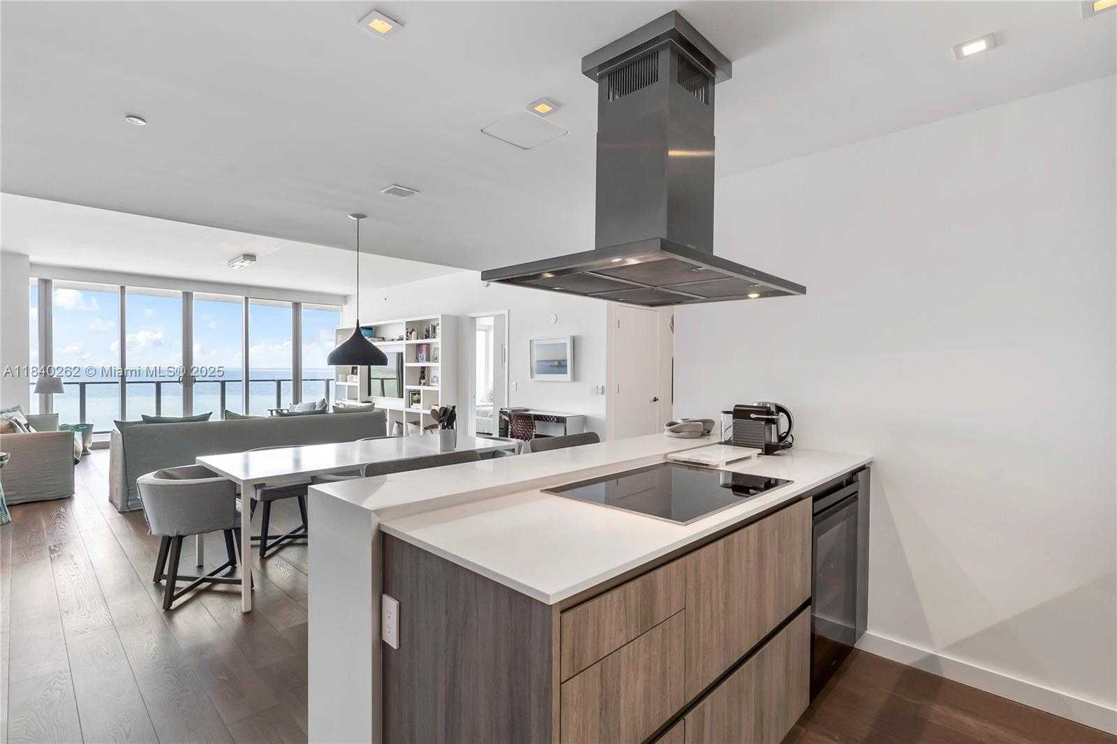 Small Image of 360 OCEAN DR #704S, Key Biscayne Number 15