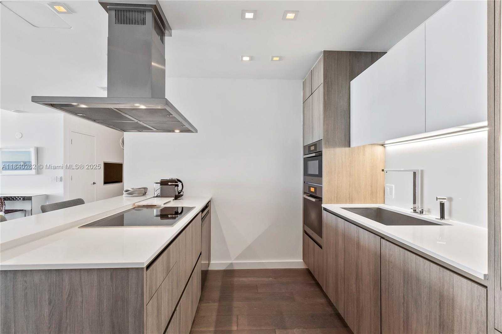 Small Image of 360 OCEAN DR #704S, Key Biscayne Number 16