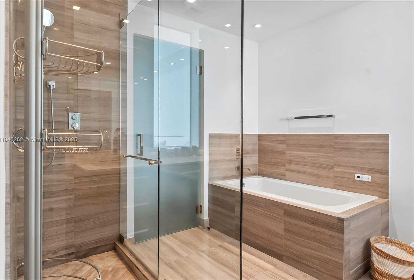 Small Image of 360 OCEAN DR #704S, Key Biscayne Number 27