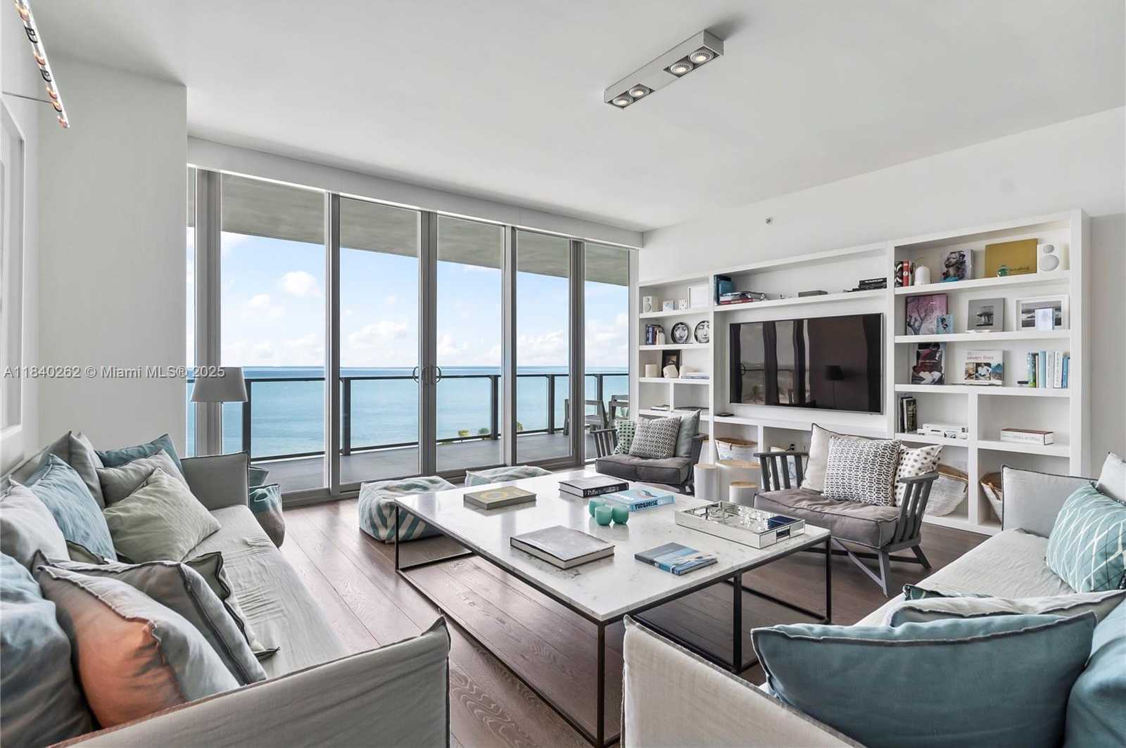 Small Image of 360 OCEAN DR #704S, Key Biscayne Number 3