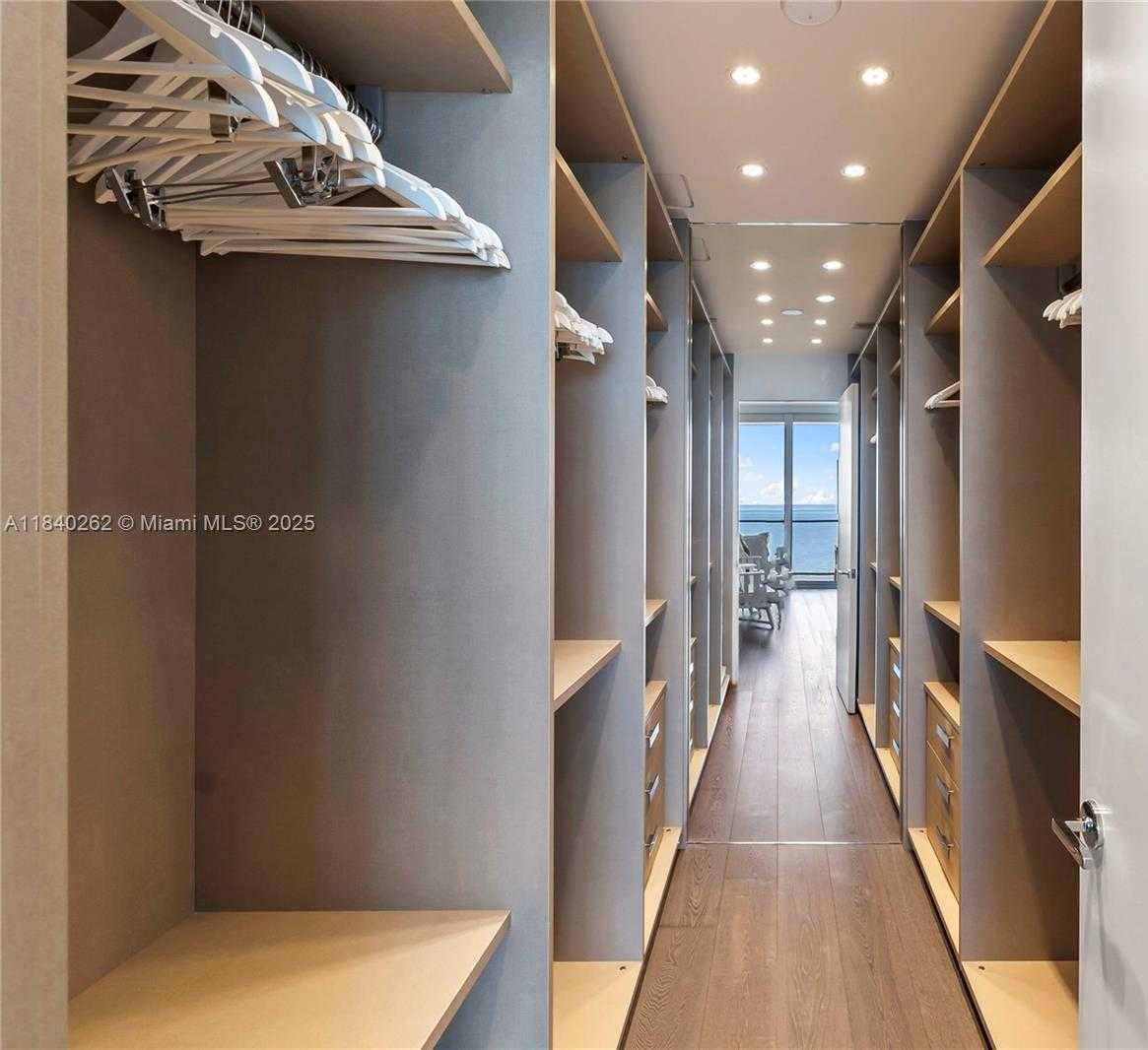 Small Image of 360 OCEAN DR #704S, Key Biscayne Number 30