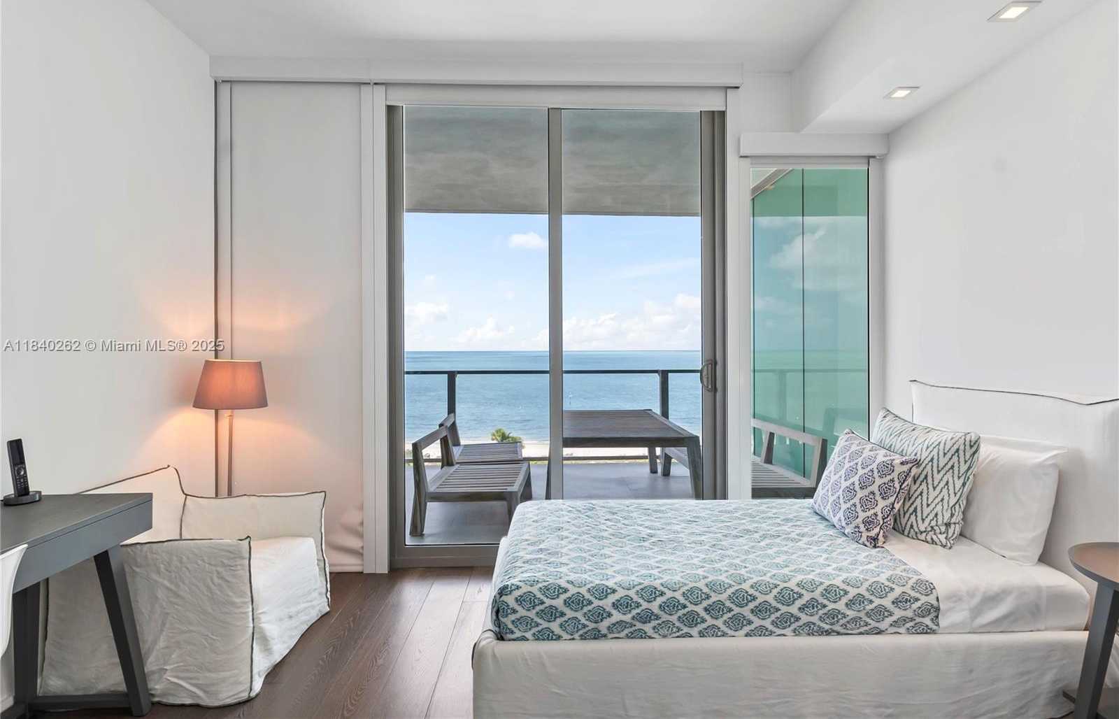 Small Image of 360 OCEAN DR #704S, Key Biscayne Number 31