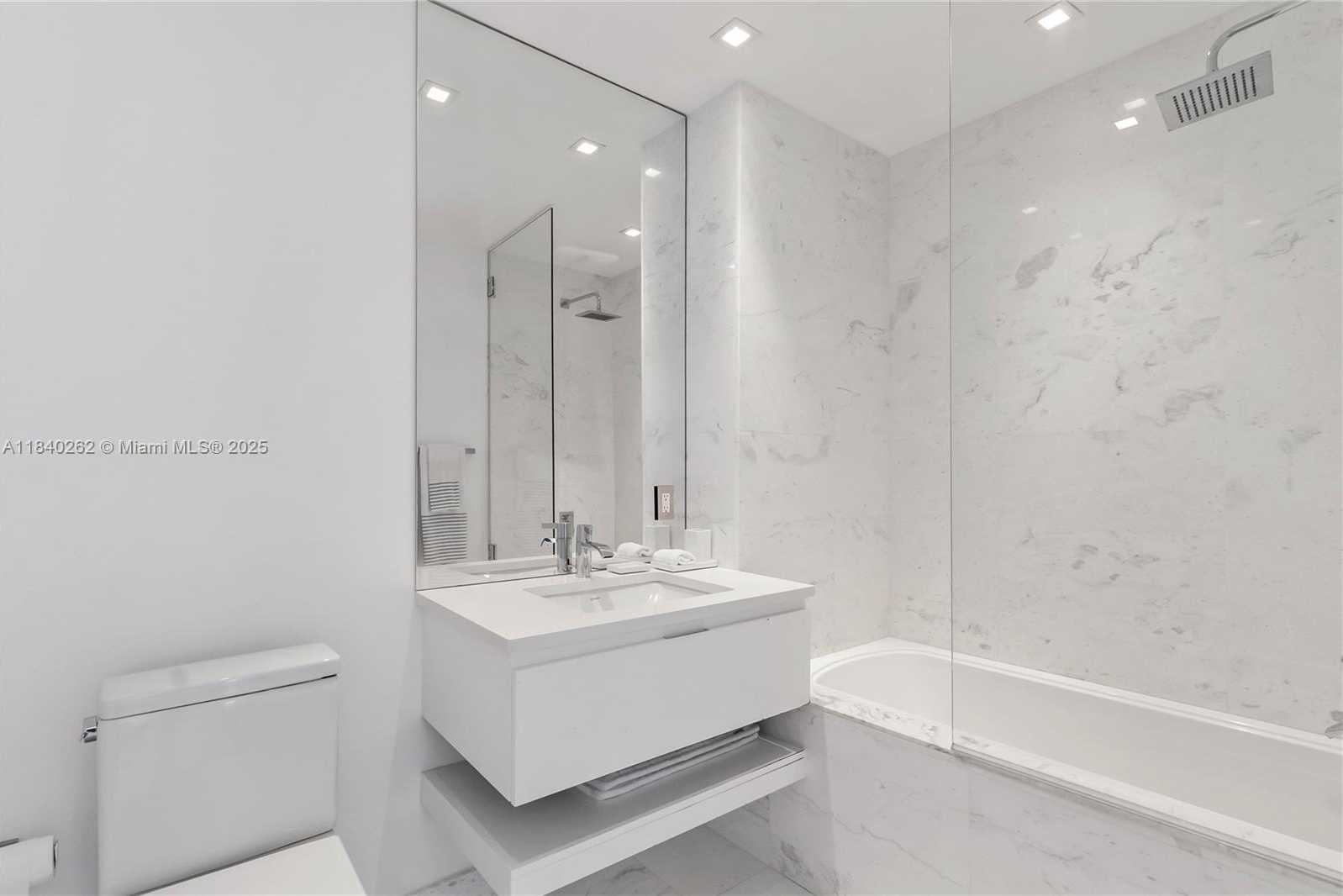 Small Image of 360 OCEAN DR #704S, Key Biscayne Number 35