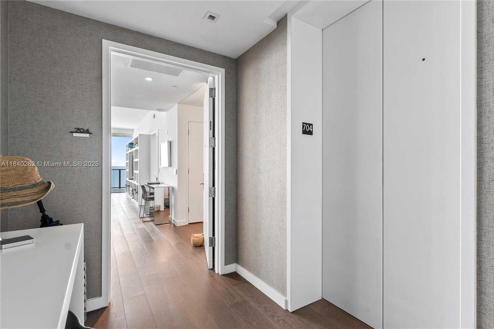 Small Image of 360 OCEAN DR #704S, Key Biscayne Number 37