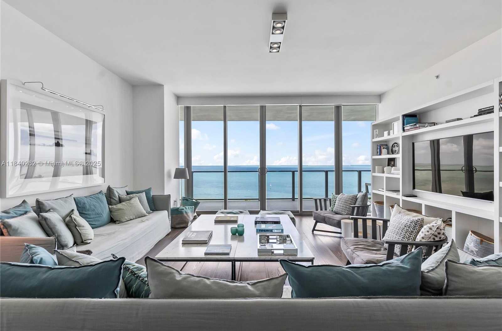 Small Image of 360 OCEAN DR #704S, Key Biscayne Number 4