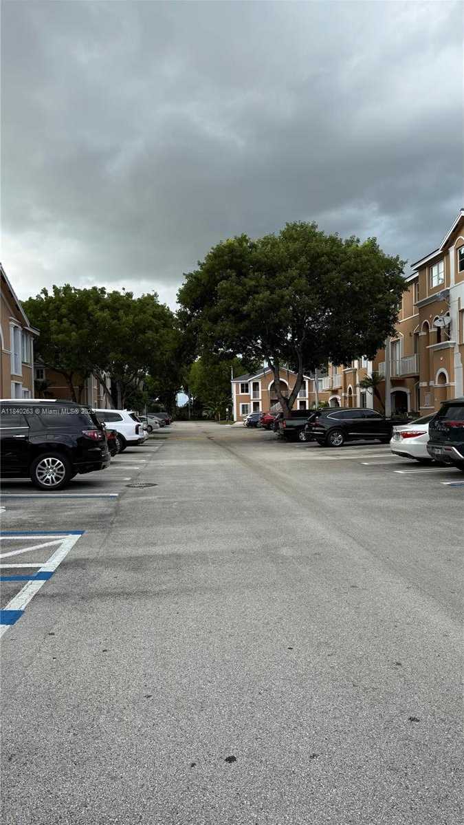 Small Image of 17720 NORTH WEST 73RD AVE #105, Hialeah Number 21