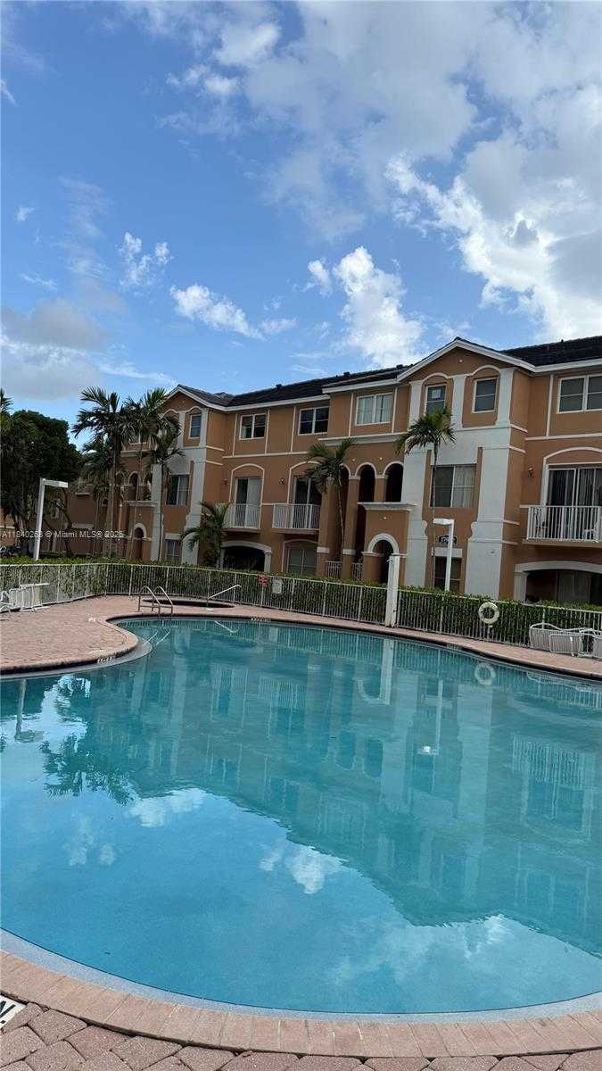Small Image of 17720 NORTH WEST 73RD AVE #105, Hialeah Number 27