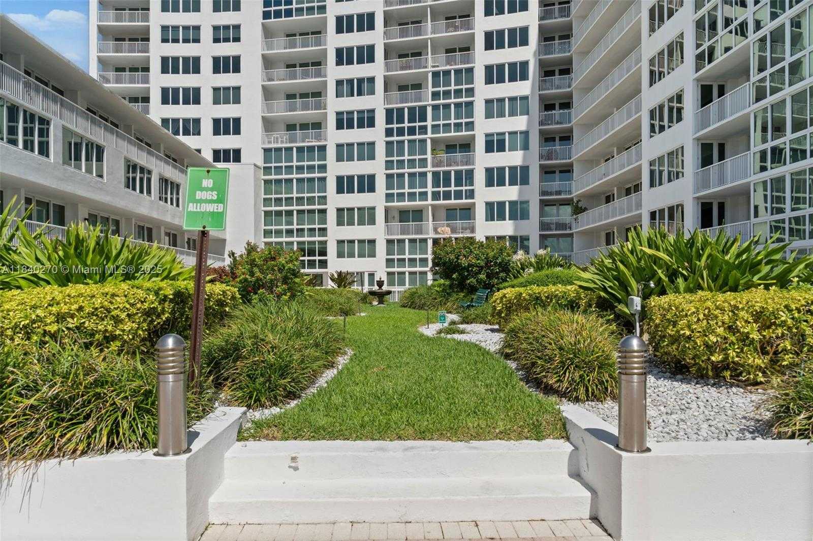 Small Image of 5401 COLLINS AVE #629, Miami Beach Number 15