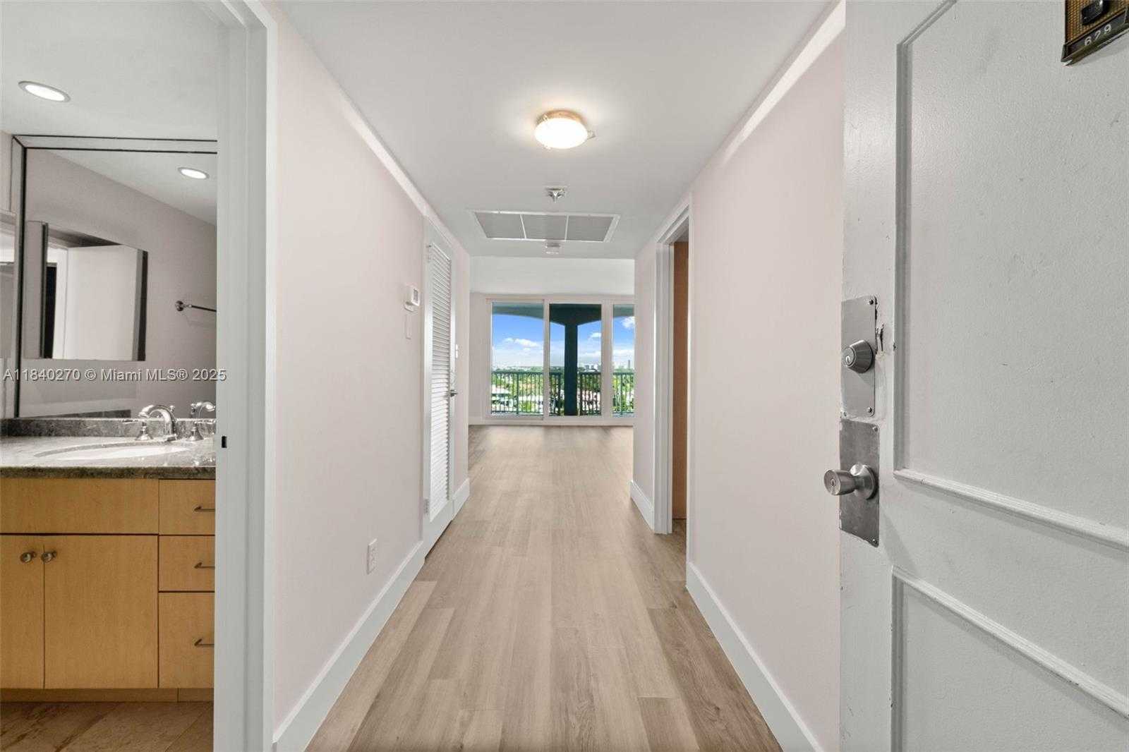Small Image of 5401 COLLINS AVE #629, Miami Beach Number 2