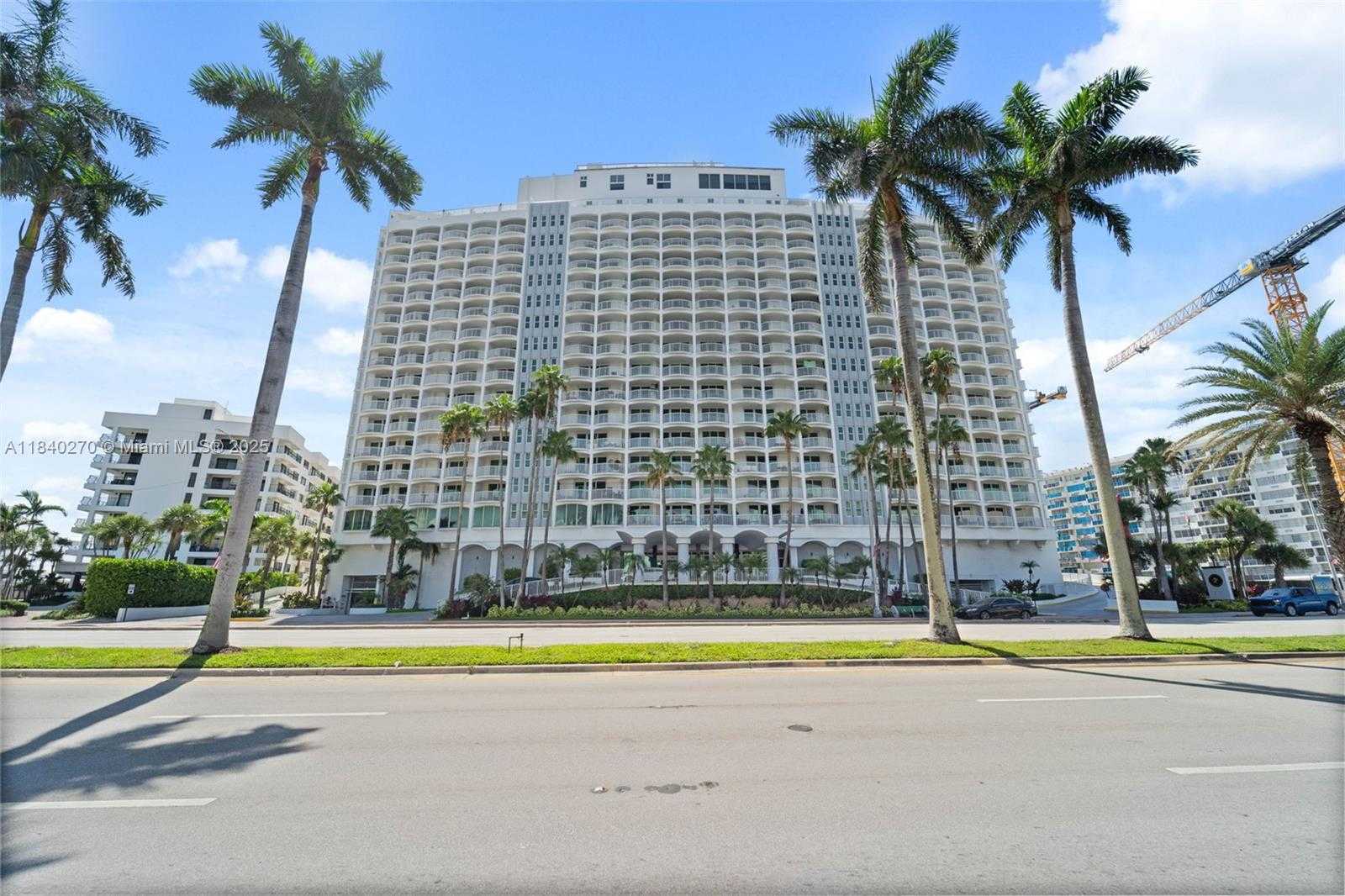 Small Image of 5401 COLLINS AVE #629, Miami Beach Number 25