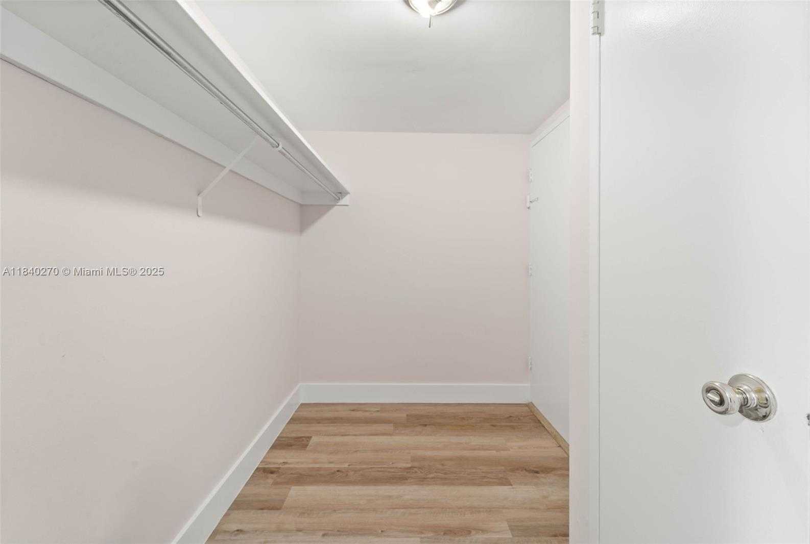 Small Image of 5401 COLLINS AVE #629, Miami Beach Number 8