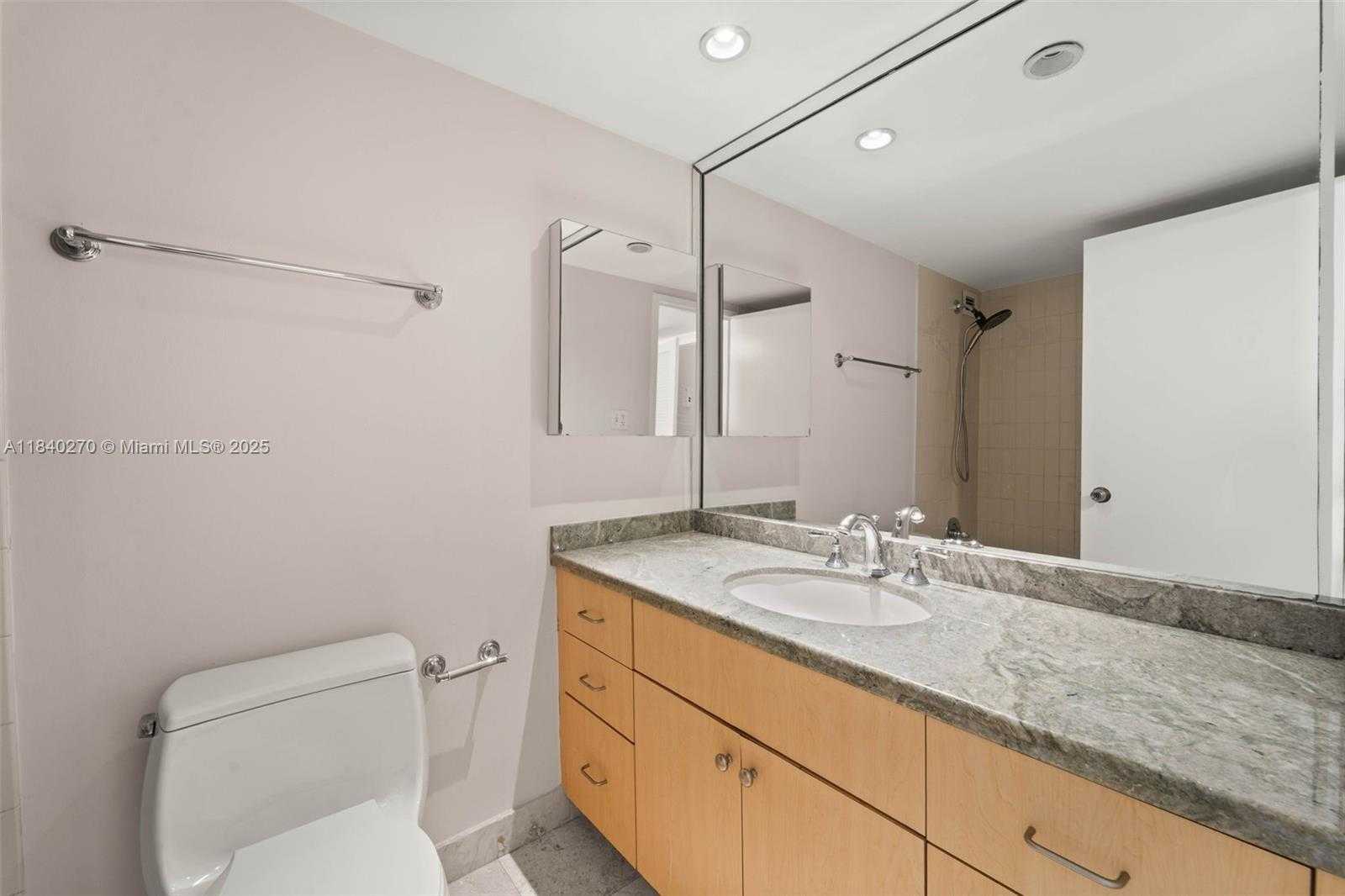 Small Image of 5401 COLLINS AVE #629, Miami Beach Number 9