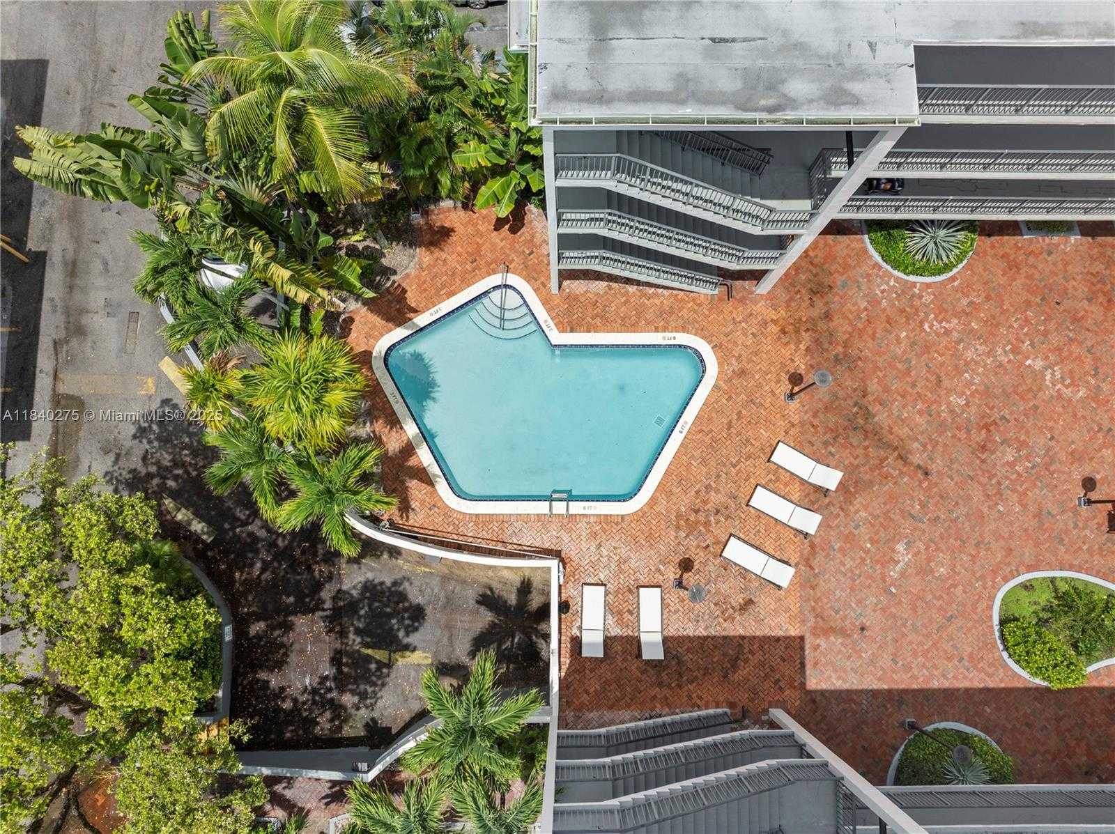 Small Image of 2924 DAY AVE #N211, Miami Number 17