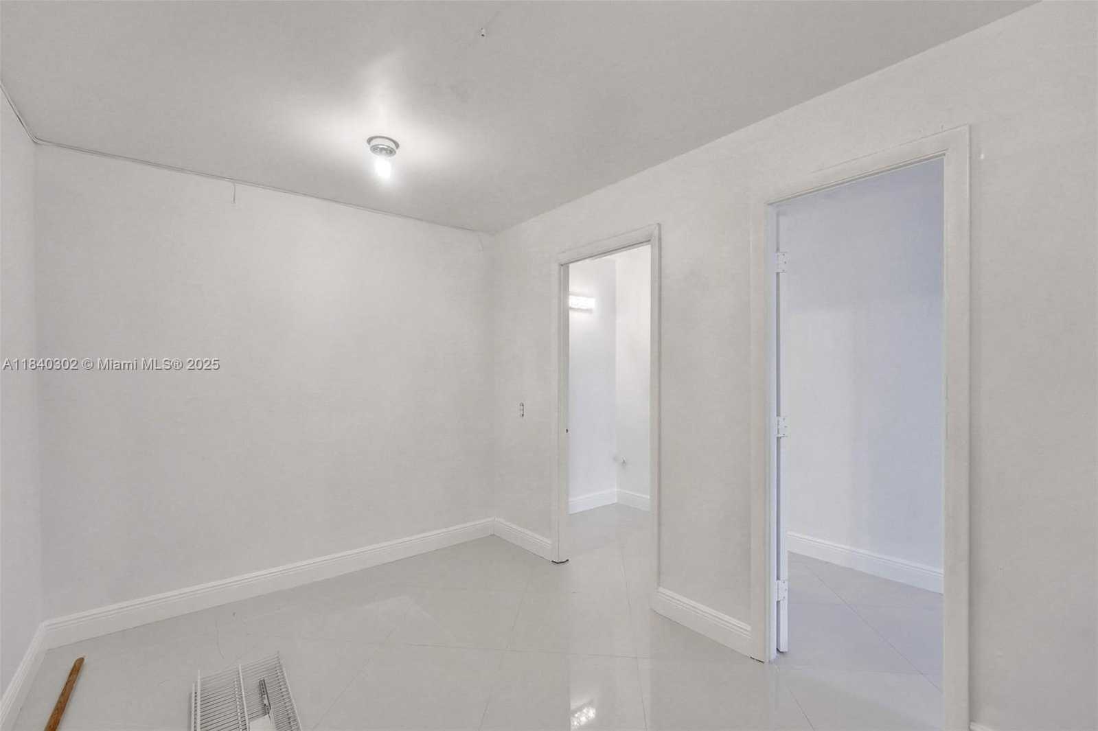 Small Image of 1201 SOUTH OCEAN DR #402S, Hollywood Number 25