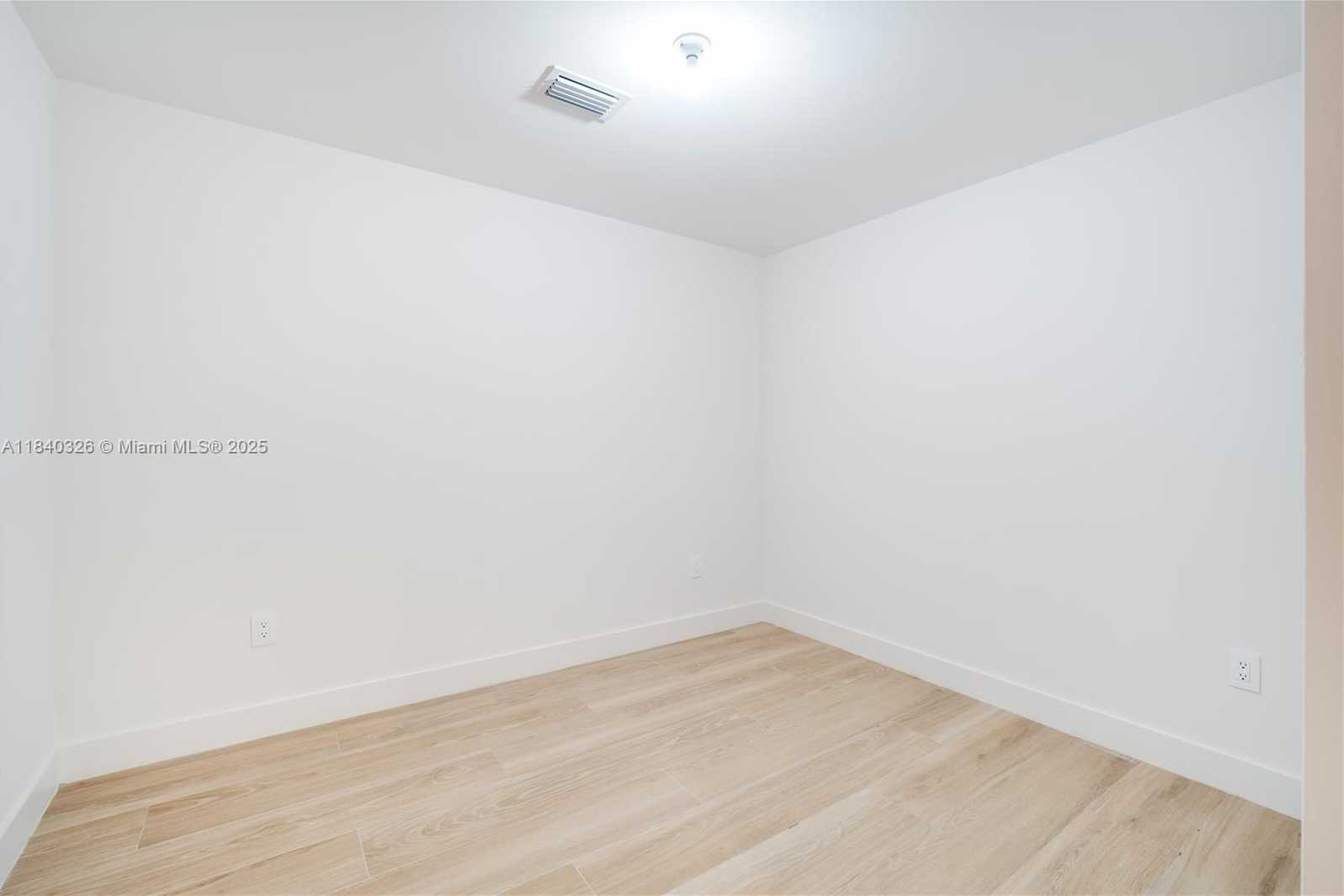Small Image of 700 NORTH EAST 24 STREET #4203, Miami Number 27