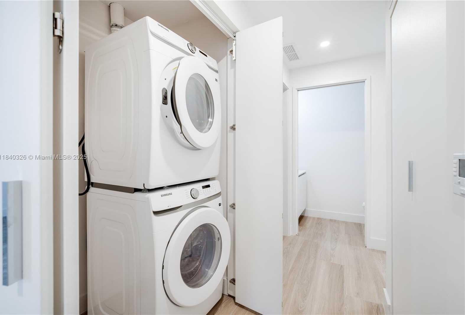 Small Image of 700 NORTH EAST 24 STREET #4203, Miami Number 29