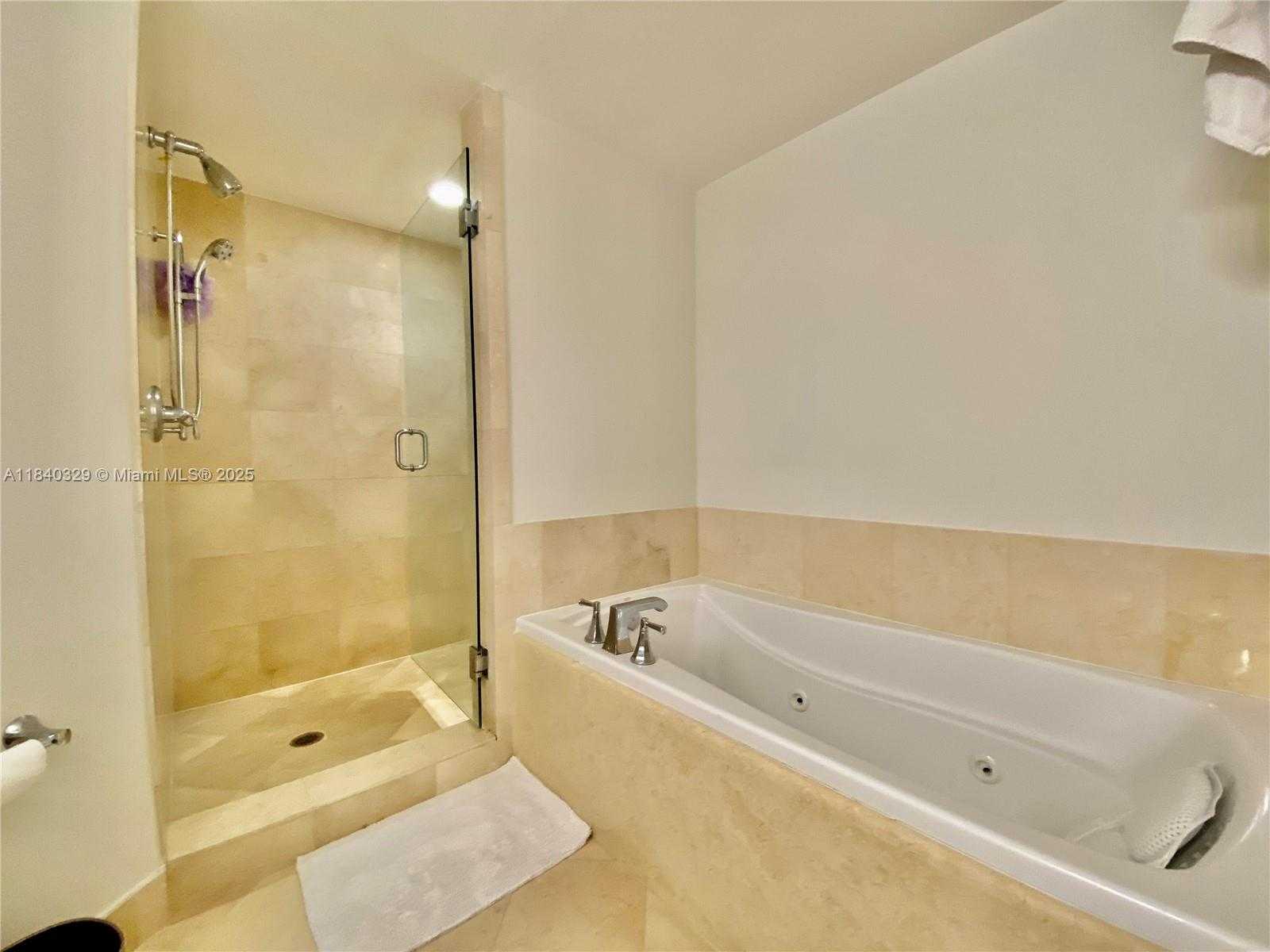 Small Image of 19900 EAST COUNTRY CLUB DR #1220, Aventura Number 15