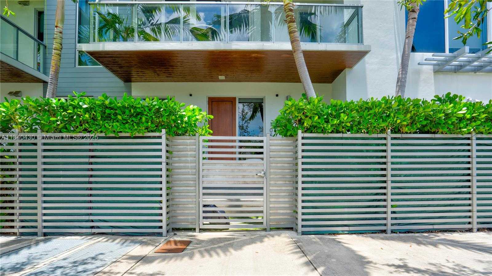 Small Image of 545 SOUTH WEST 11TH ST #105, Miami Number 2