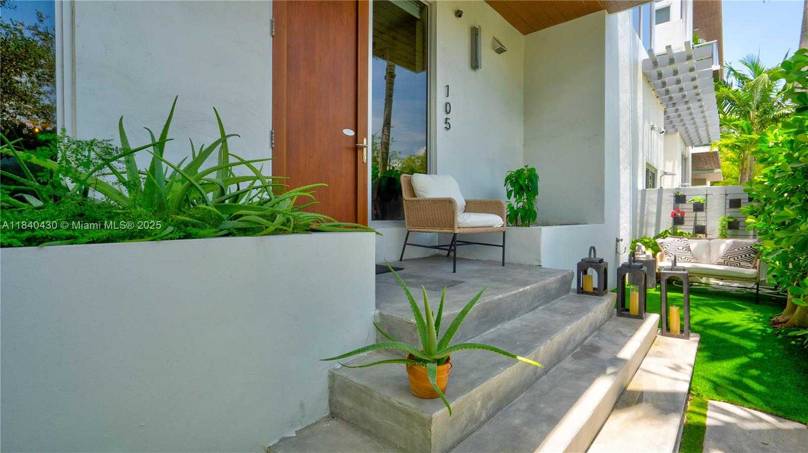 Small Image of 545 SOUTH WEST 11TH ST #105, Miami Number 3