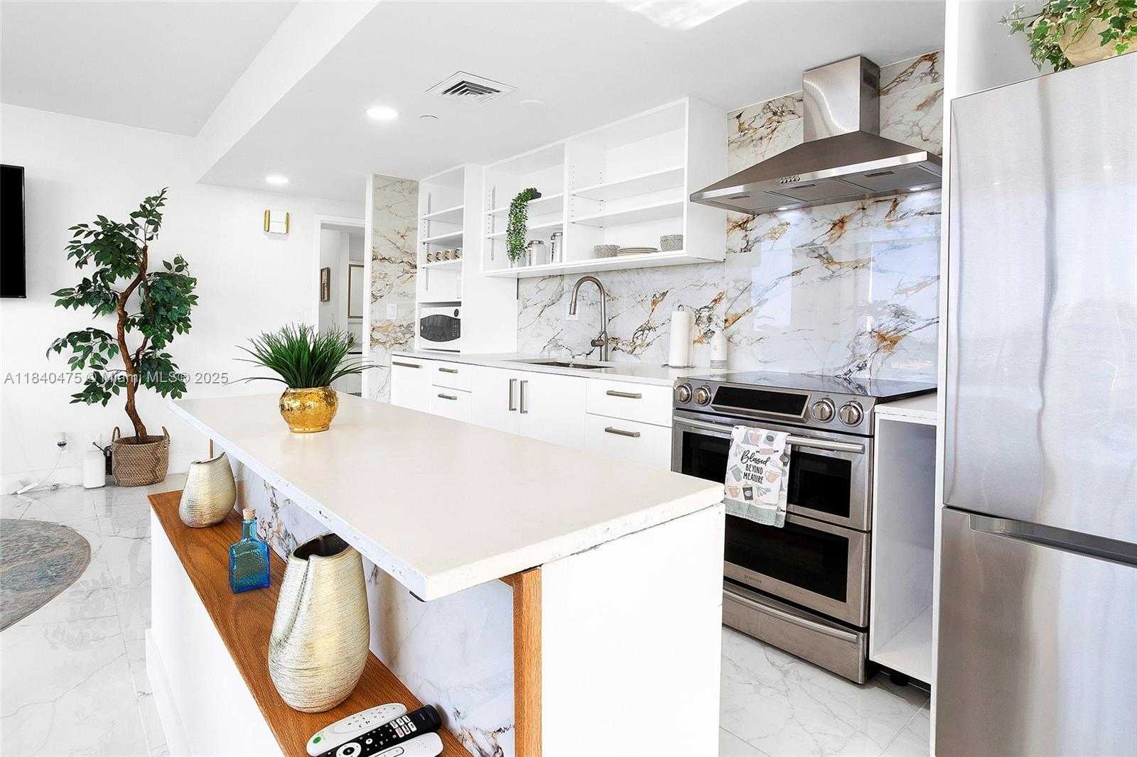 Small Image of 1720 HARRISON ST #10H, Hollywood Number 12