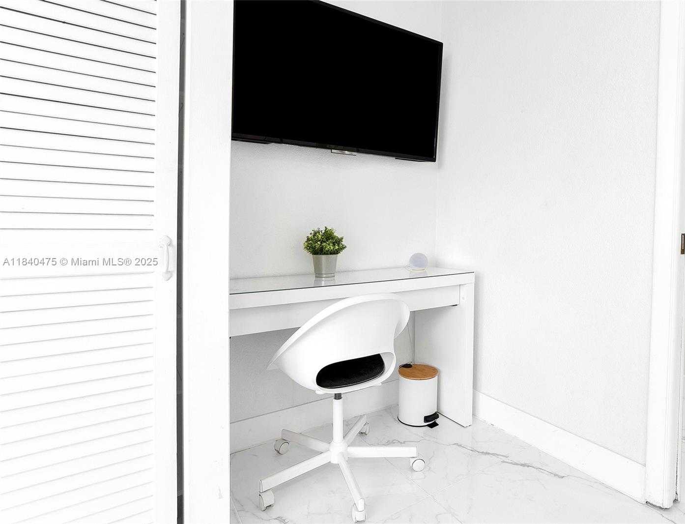 Small Image of 1720 HARRISON ST #10H, Hollywood Number 33