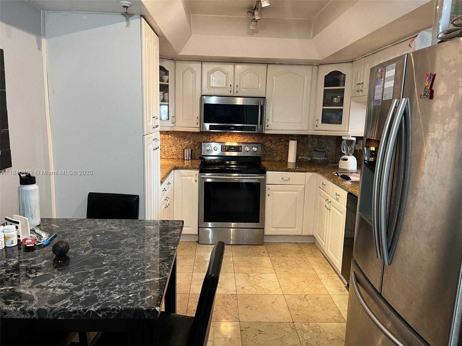 Small Image of 520 BRICKELL KEY DR #A610, Miami Number 2