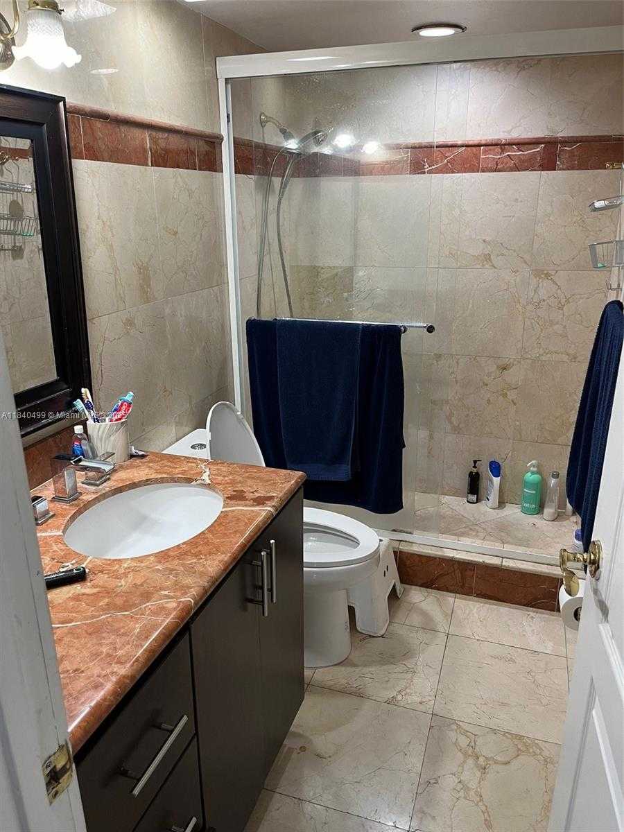 Small Image of 520 BRICKELL KEY DR #A610, Miami Number 5