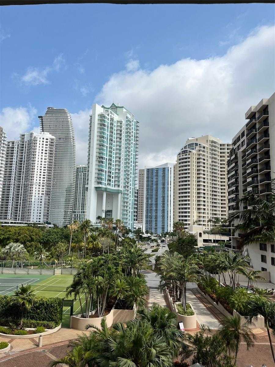 Small Image of 520 BRICKELL KEY DR #A610, Miami Number 8