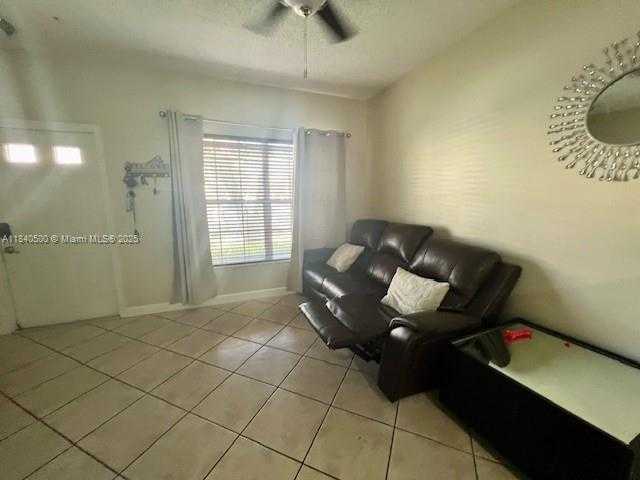 Small Image of 17 SIMONTON CIR #17, Weston Number 10