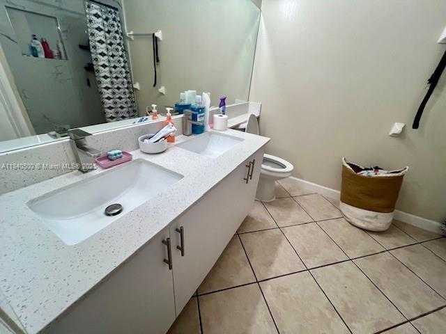 Small Image of 17 SIMONTON CIR #17, Weston Number 14