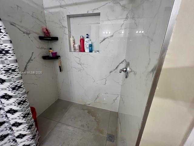 Small Image of 17 SIMONTON CIR #17, Weston Number 15