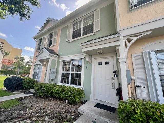 Small Image of 17 SIMONTON CIR #17, Weston Number 20