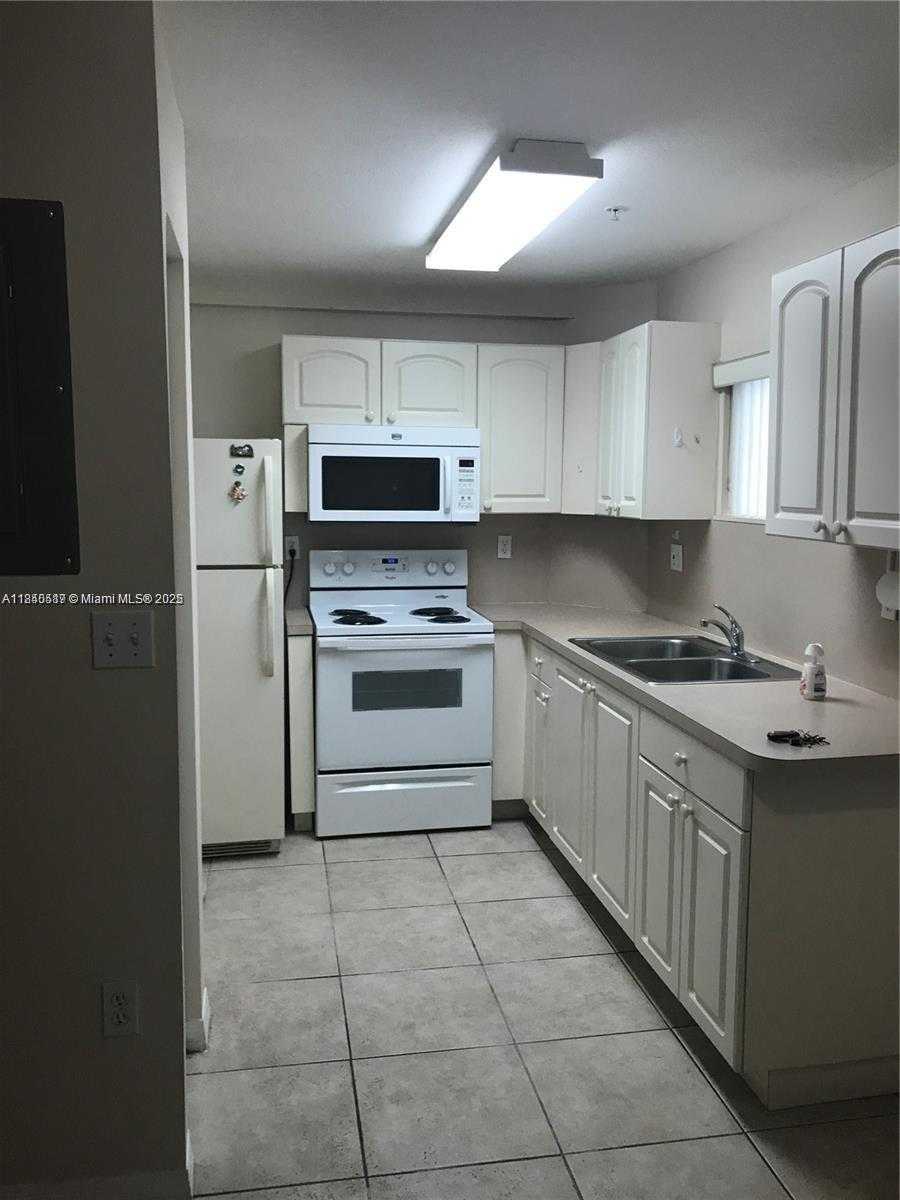 Small Image of 3201 WEST FLAGLER ST #102, Miami Number 9
