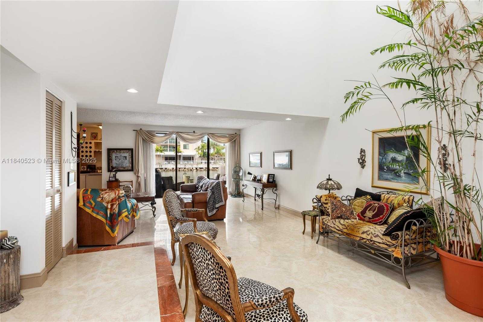 Small Image of 214 POINCIANA DR #204, Sunny Isles Beach Number 11