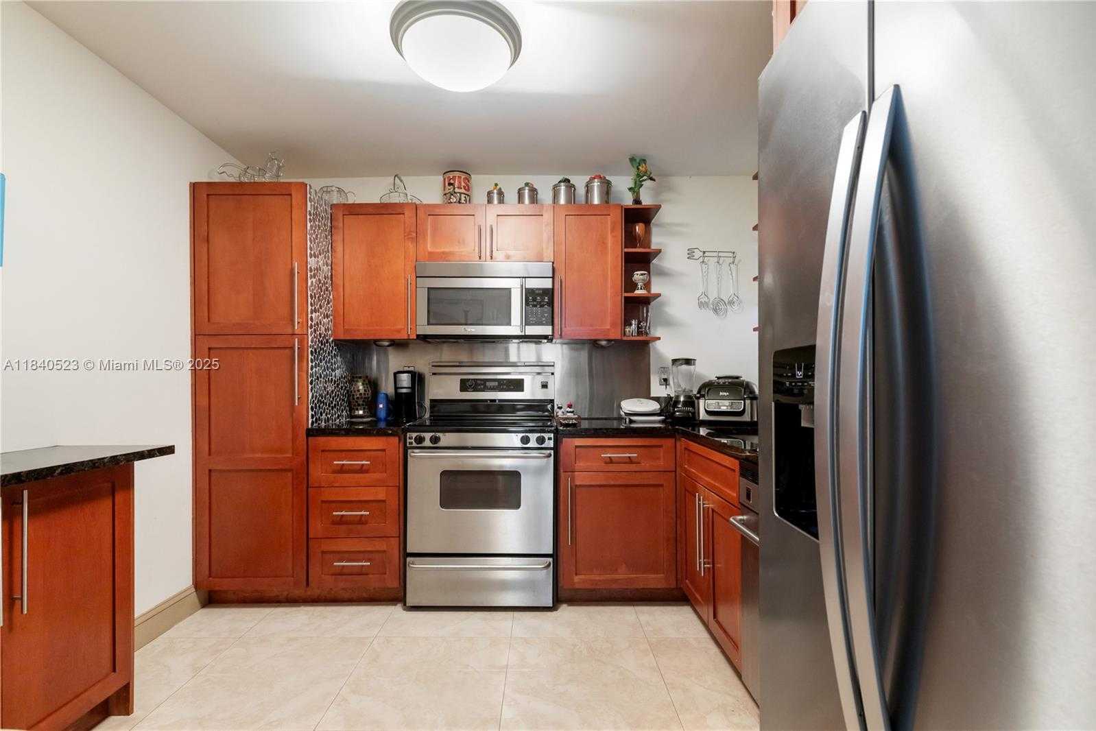 Small Image of 214 POINCIANA DR #204, Sunny Isles Beach Number 20