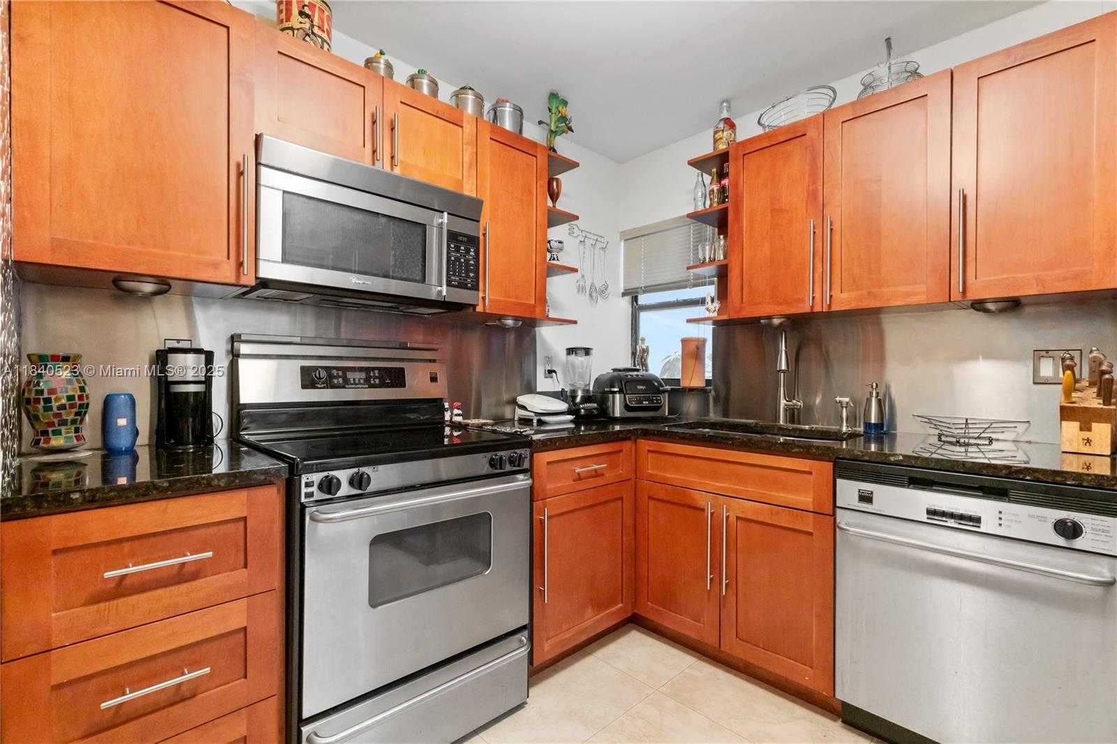 Small Image of 214 POINCIANA DR #204, Sunny Isles Beach Number 23