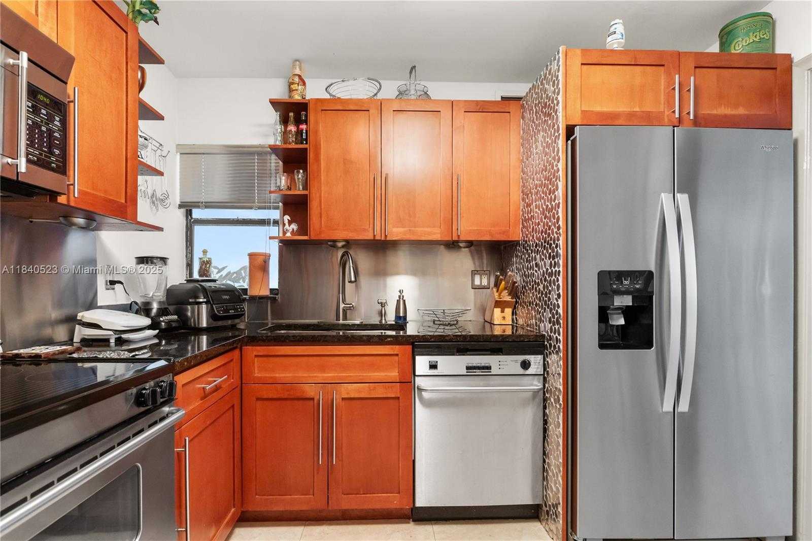 Small Image of 214 POINCIANA DR #204, Sunny Isles Beach Number 24