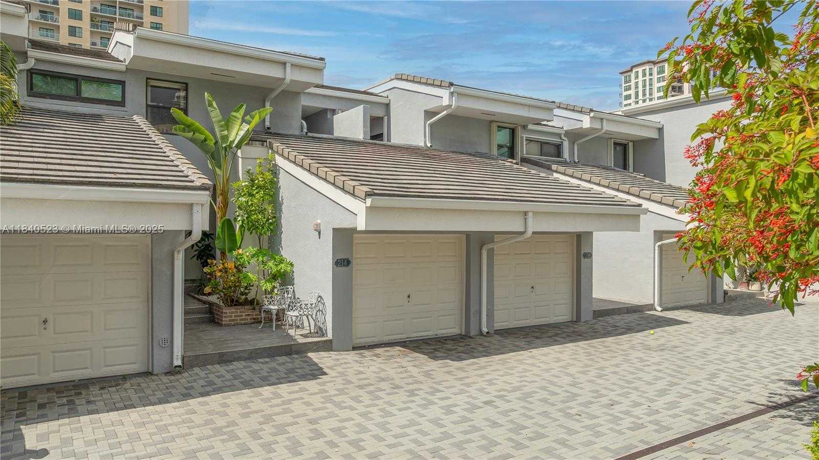 Small Image of 214 POINCIANA DR #204, Sunny Isles Beach Number 42