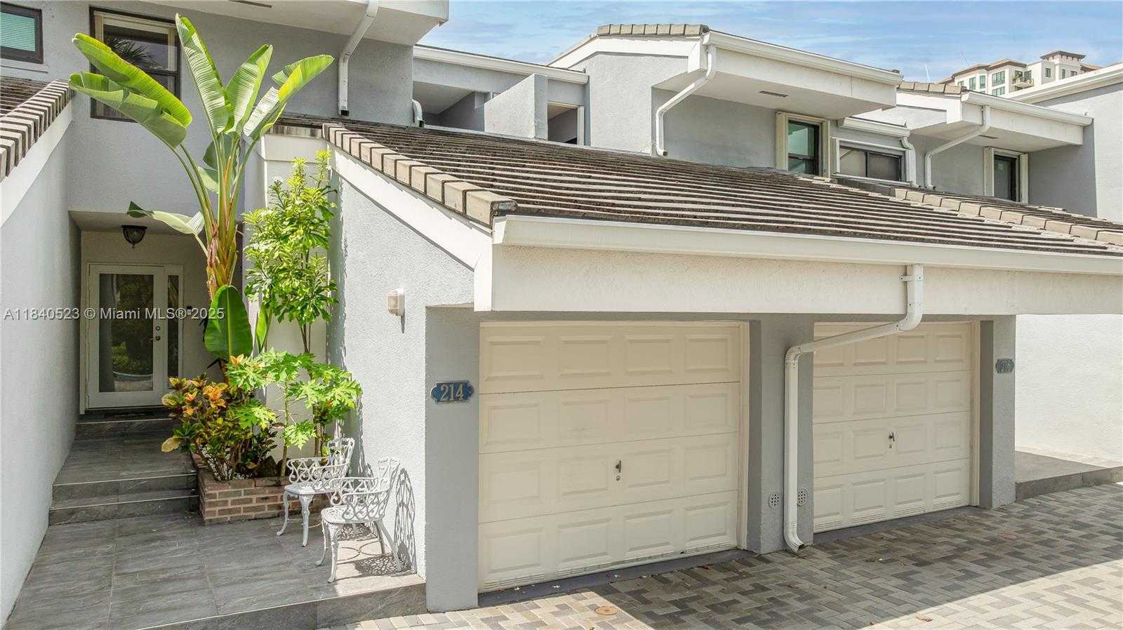 Small Image of 214 POINCIANA DR #204, Sunny Isles Beach Number 43