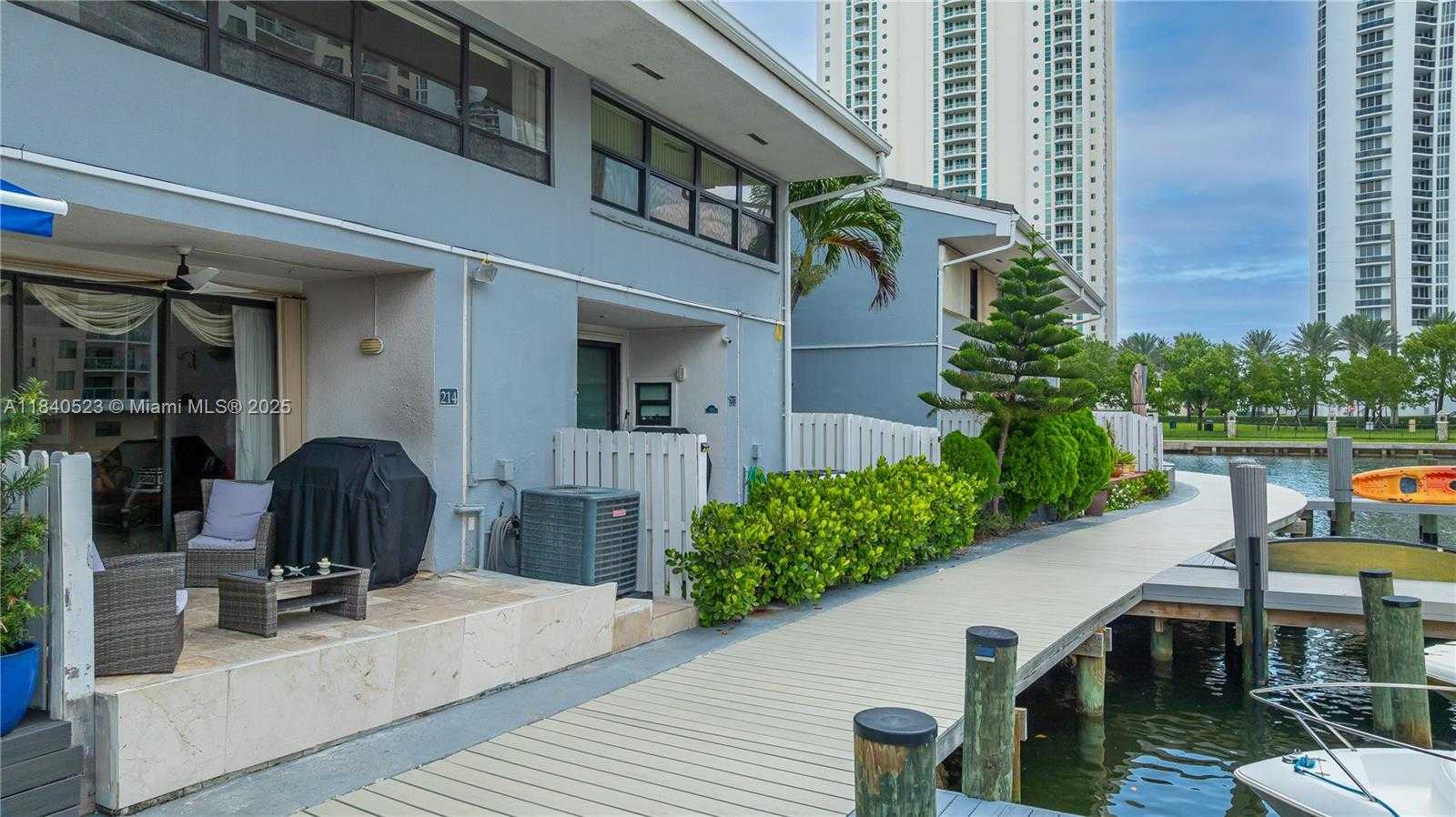 Small Image of 214 POINCIANA DR #204, Sunny Isles Beach Number 9