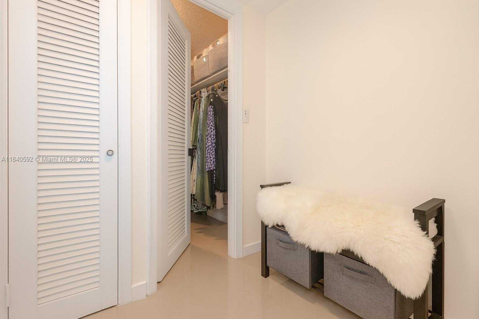 Small Image of 5750 COLLINS AVE #3J, Miami Beach Number 18