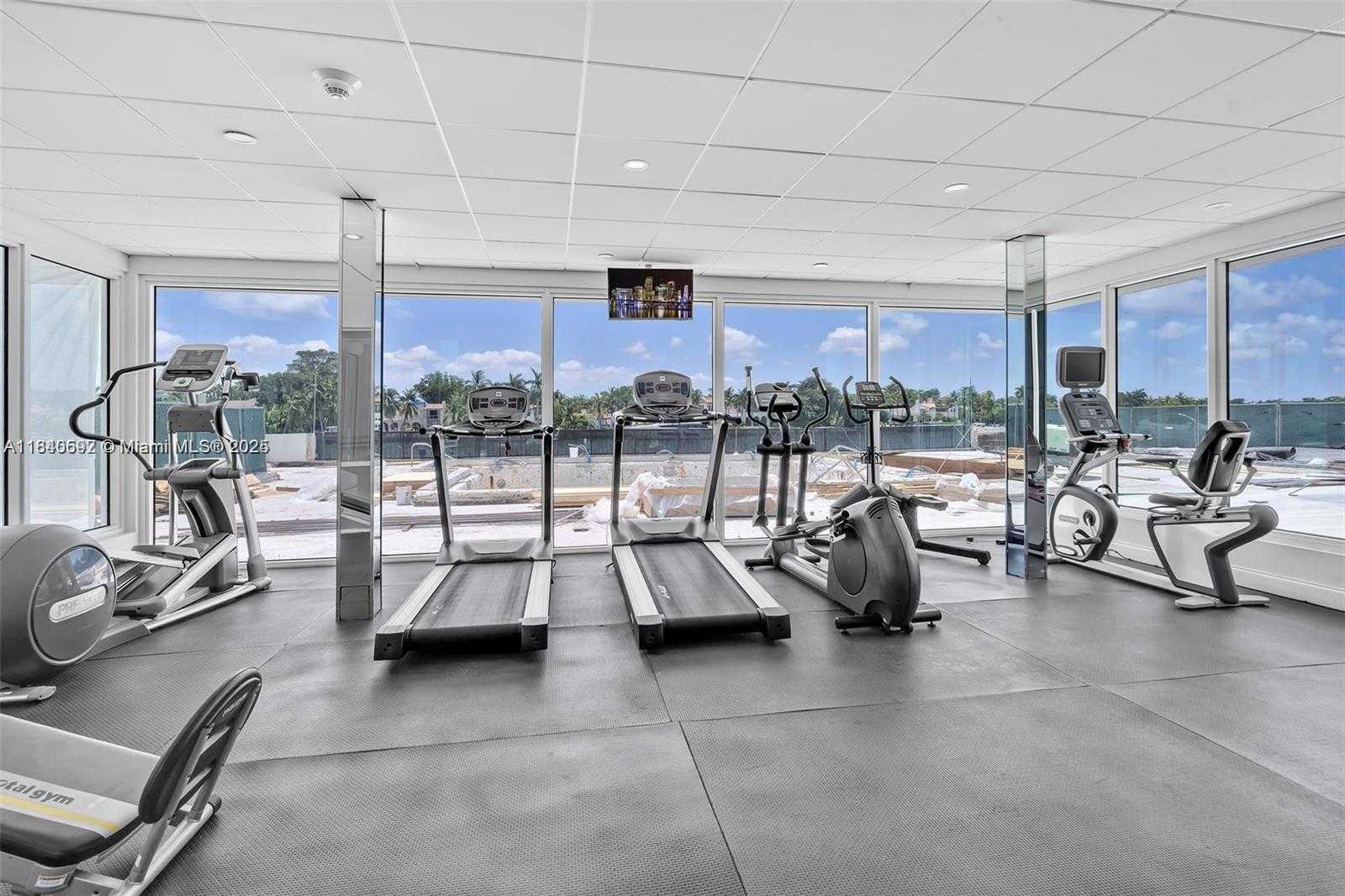 Small Image of 5750 COLLINS AVE #3J, Miami Beach Number 25