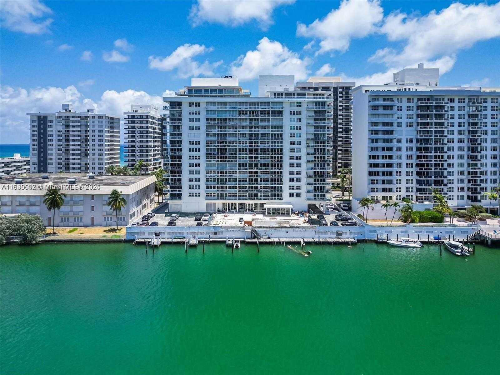 Small Image of 5750 COLLINS AVE #3J, Miami Beach Number 26
