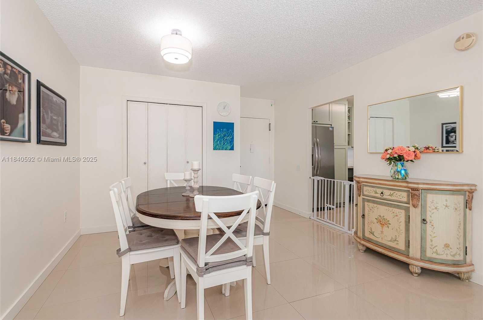 Small Image of 5750 COLLINS AVE #3J, Miami Beach Number 9