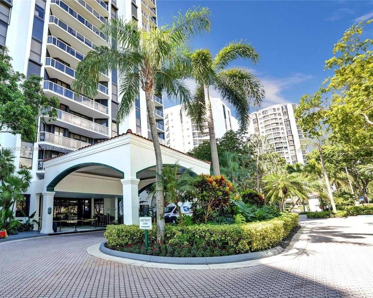 Small Image of 3640 YACHT CLUB DR #1108, Aventura Number 18