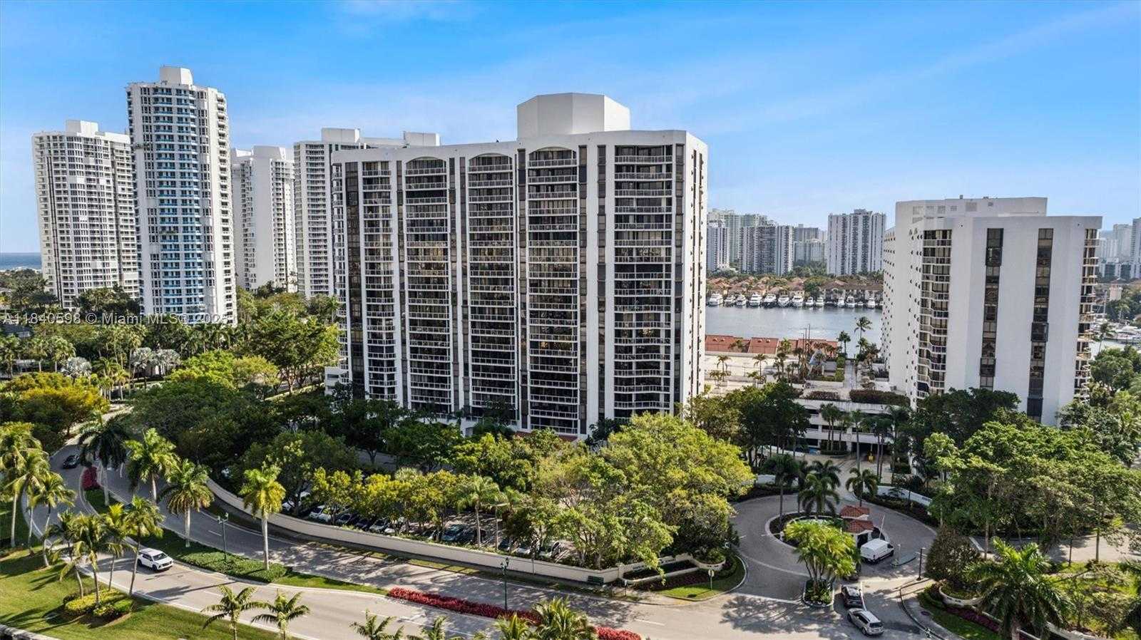 Small Image of 3640 YACHT CLUB DR #1108, Aventura Number 19