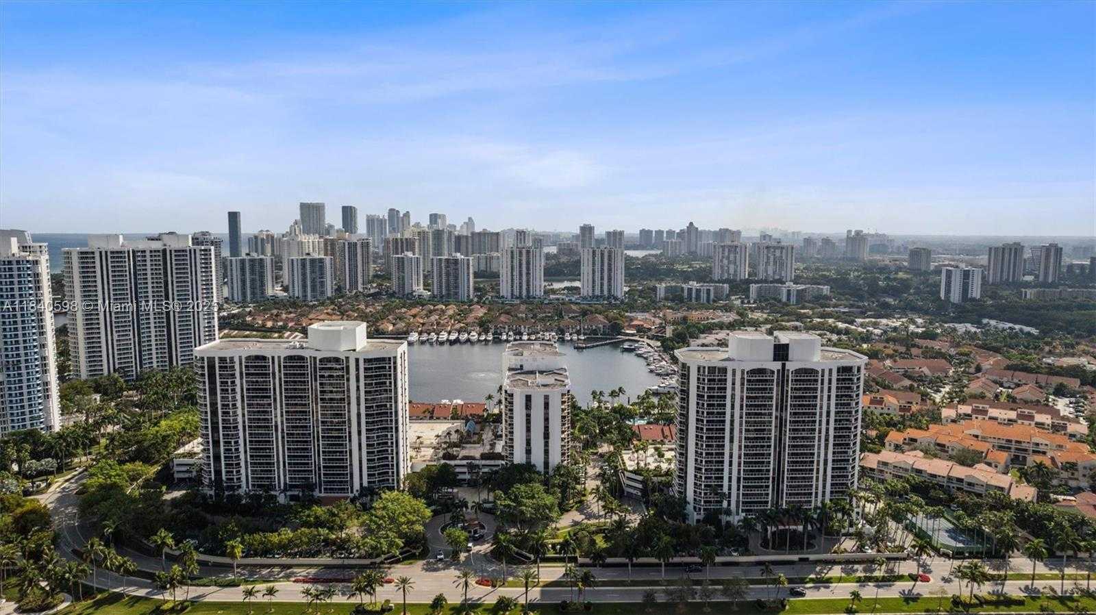 Small Image of 3640 YACHT CLUB DR #1108, Aventura Number 29
