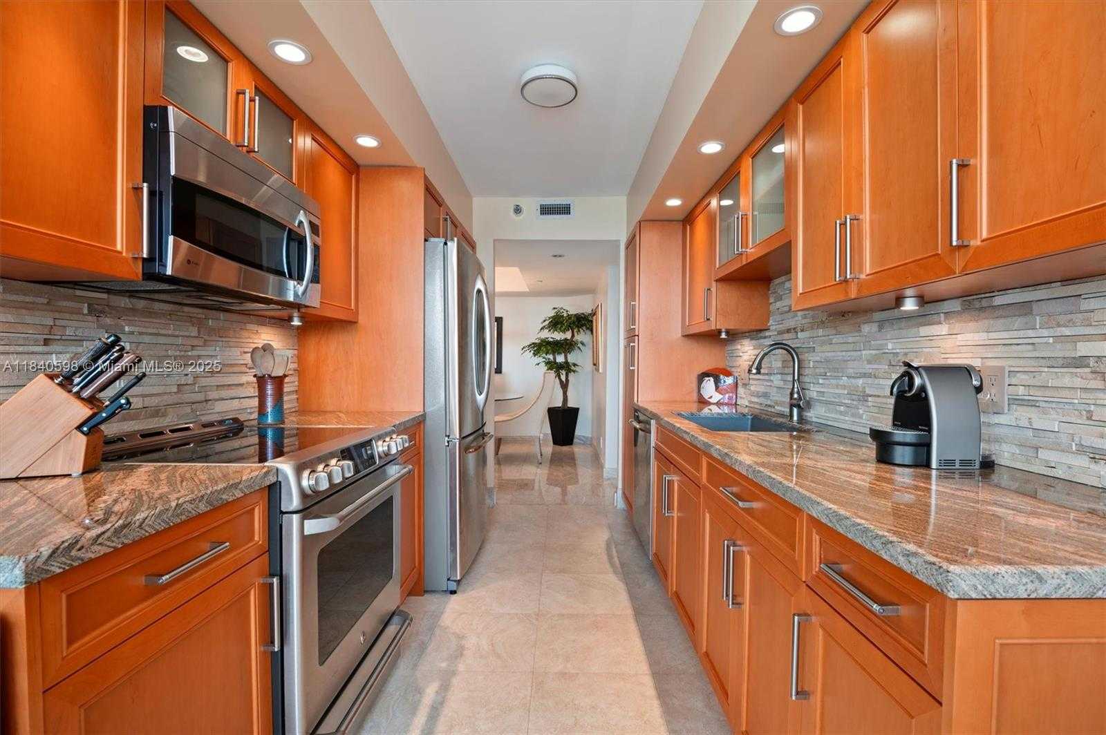 Small Image of 3640 YACHT CLUB DR #1108, Aventura Number 3