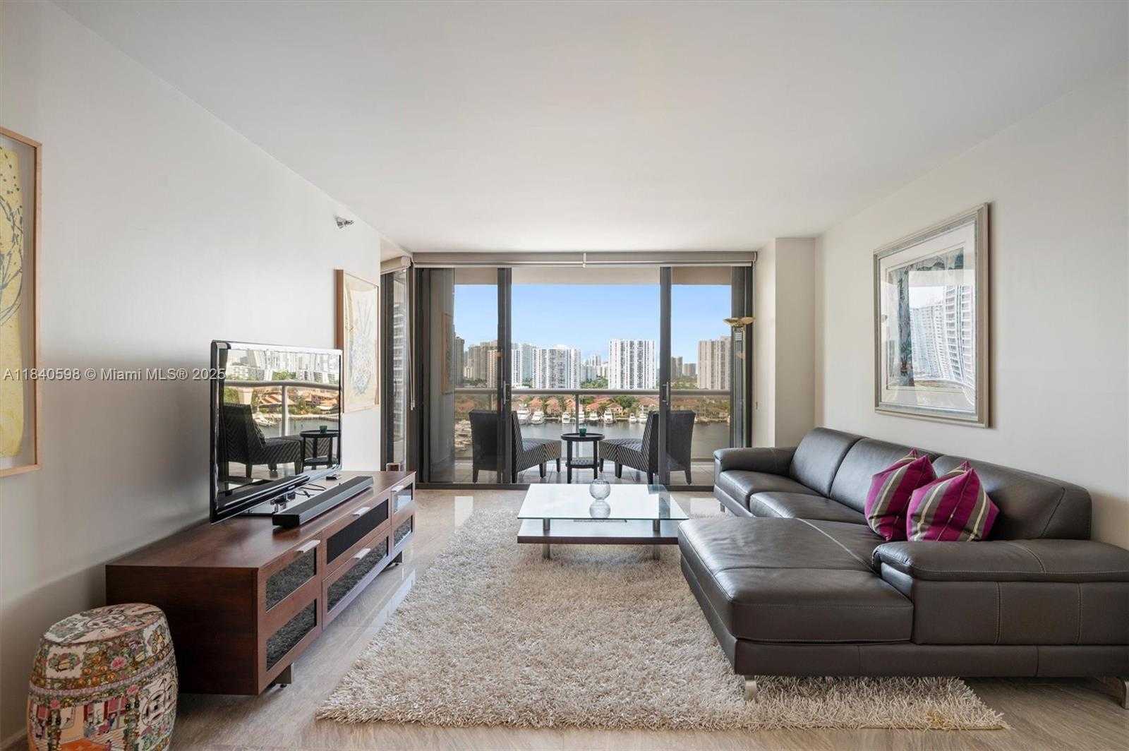Small Image of 3640 YACHT CLUB DR #1108, Aventura Number 6